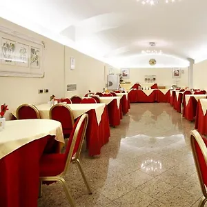 Terminal 3*, Mailand Italien